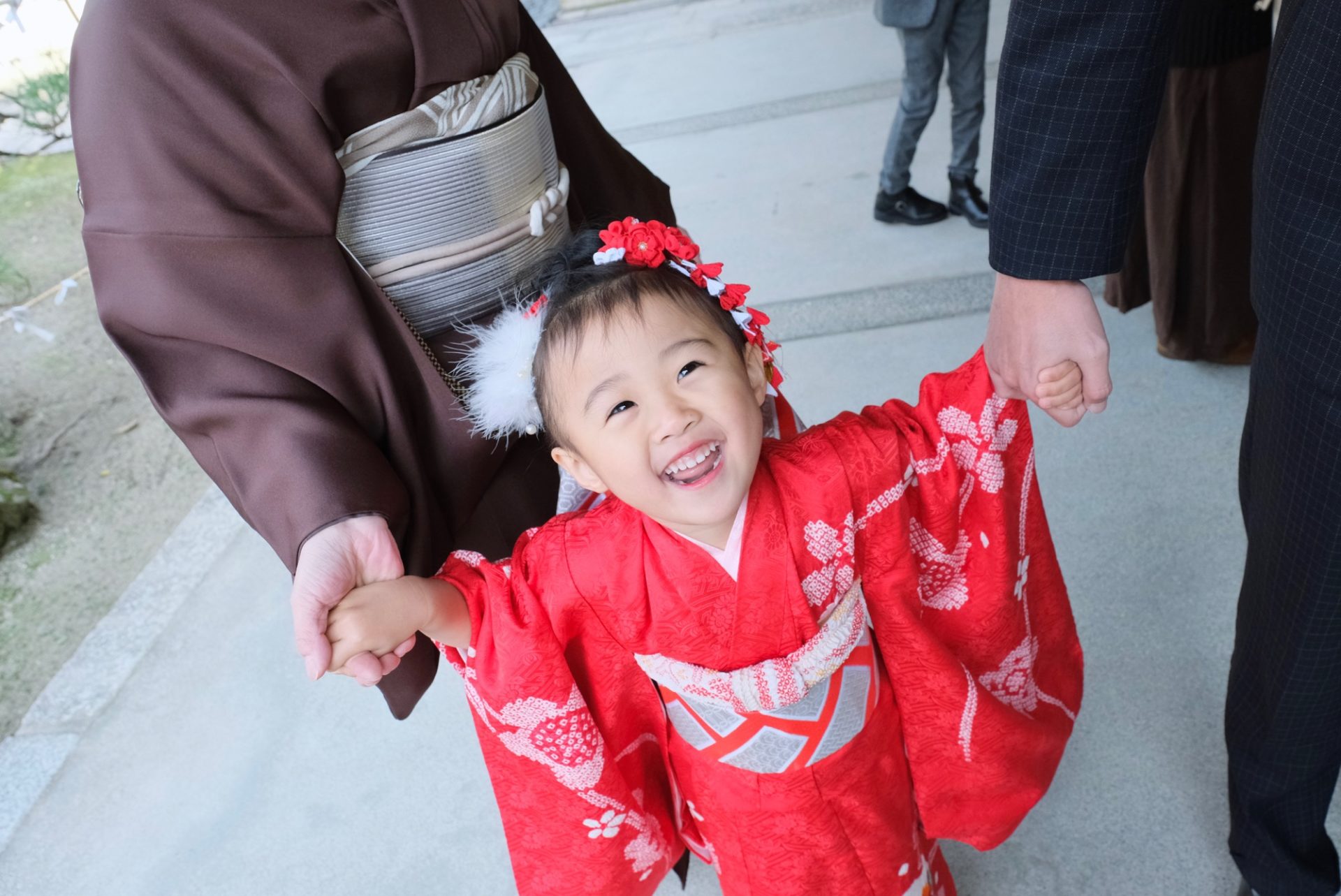 京都今宮神社で七五三の女の子の着物の写真