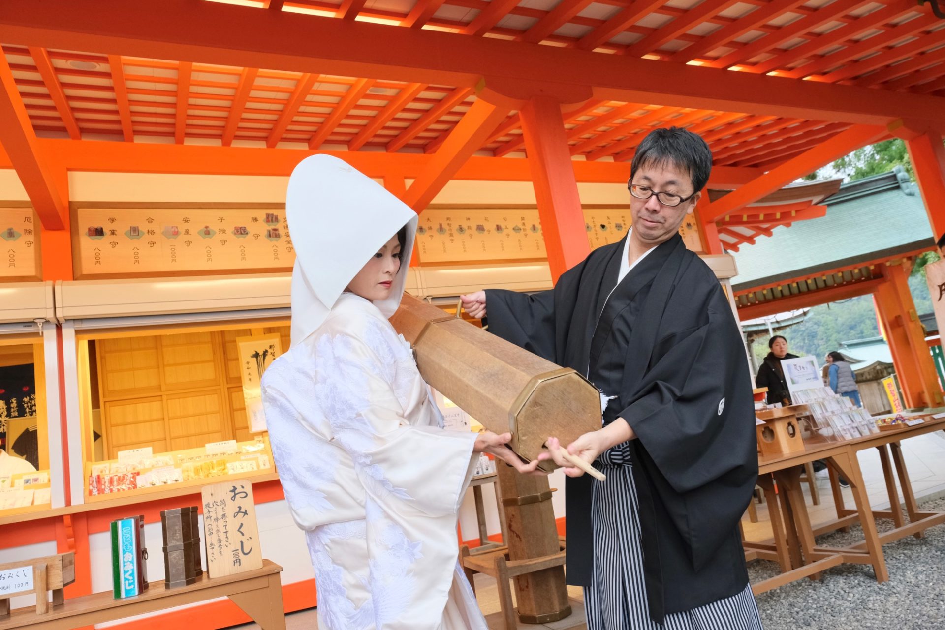 白無垢で熊野那智大社で結婚式の写真