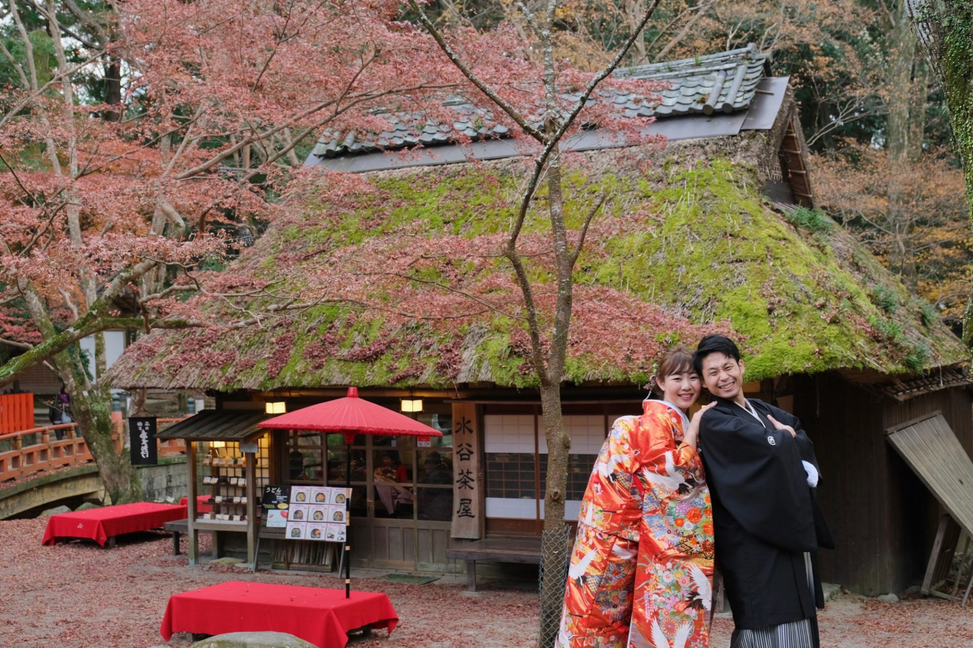 奈良の紅葉で結婚式の和装前撮り写真