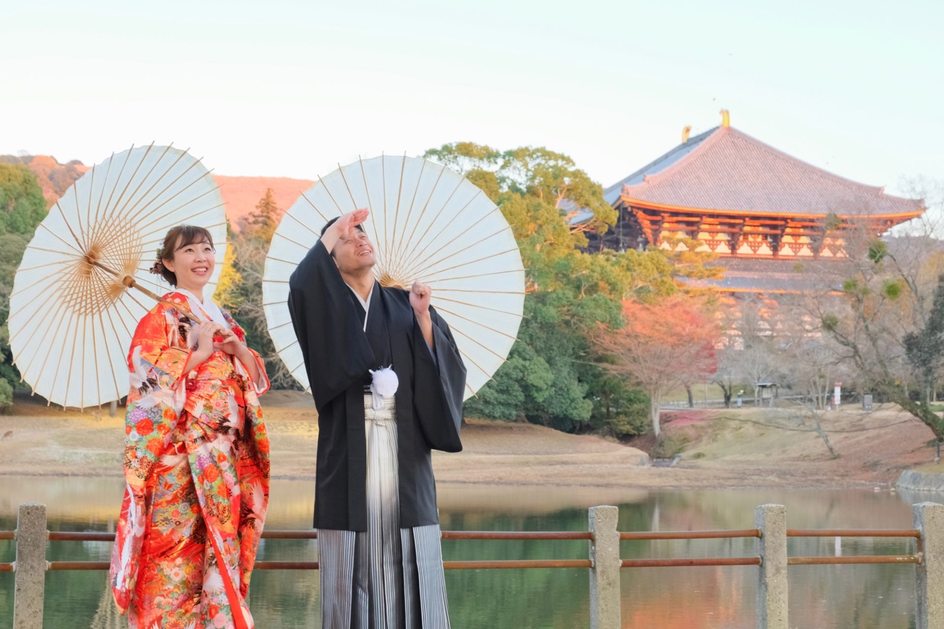 奈良の紅葉で結婚式の和装前撮り写真