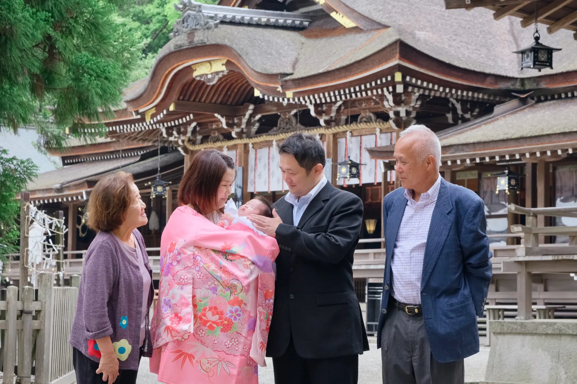 【お宮参りロケーション撮影】大神神社で神秘的な日本の伝統を残しましょう