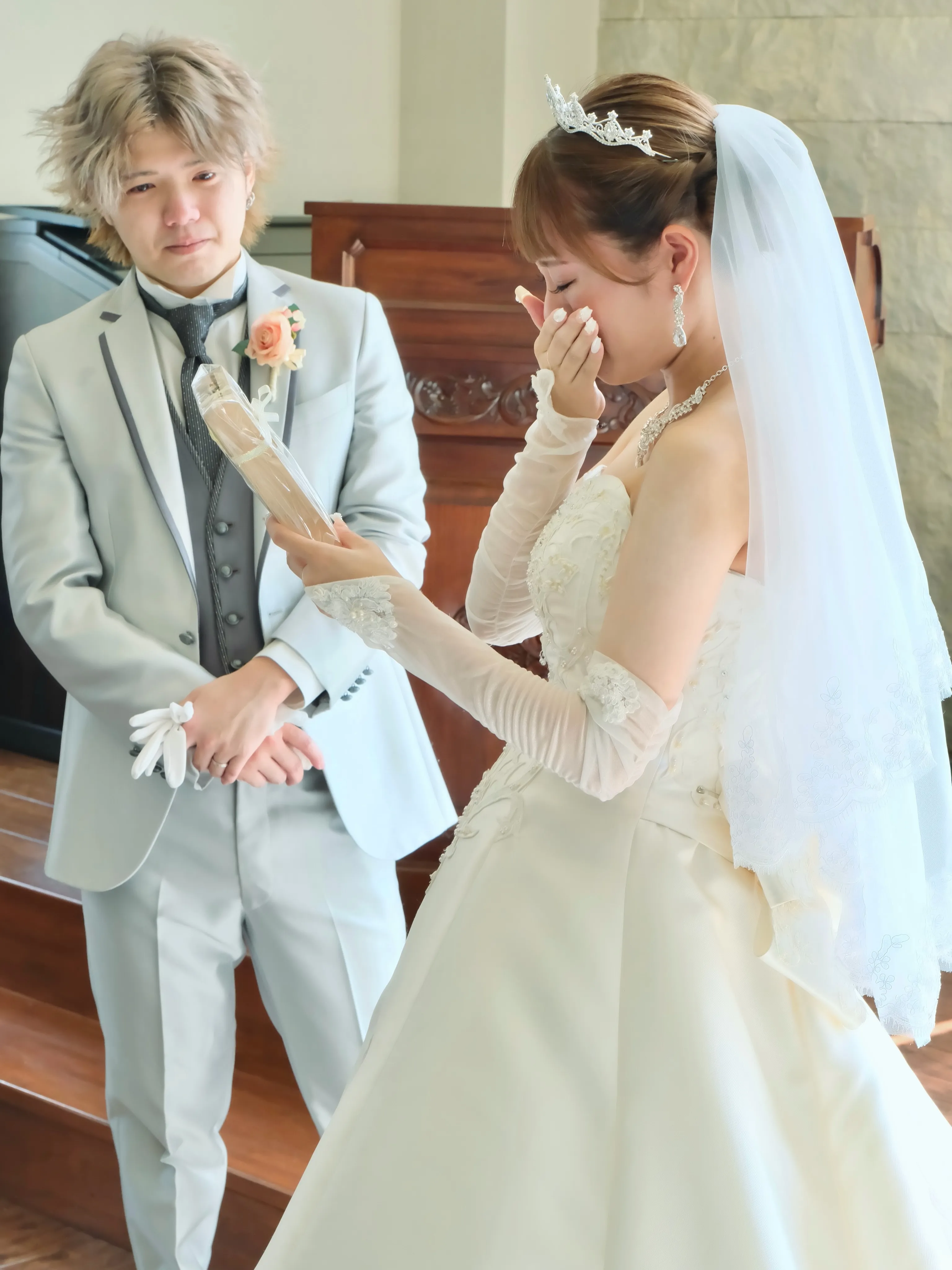 チャペルで撮影する結婚式のようなフォトウエディング