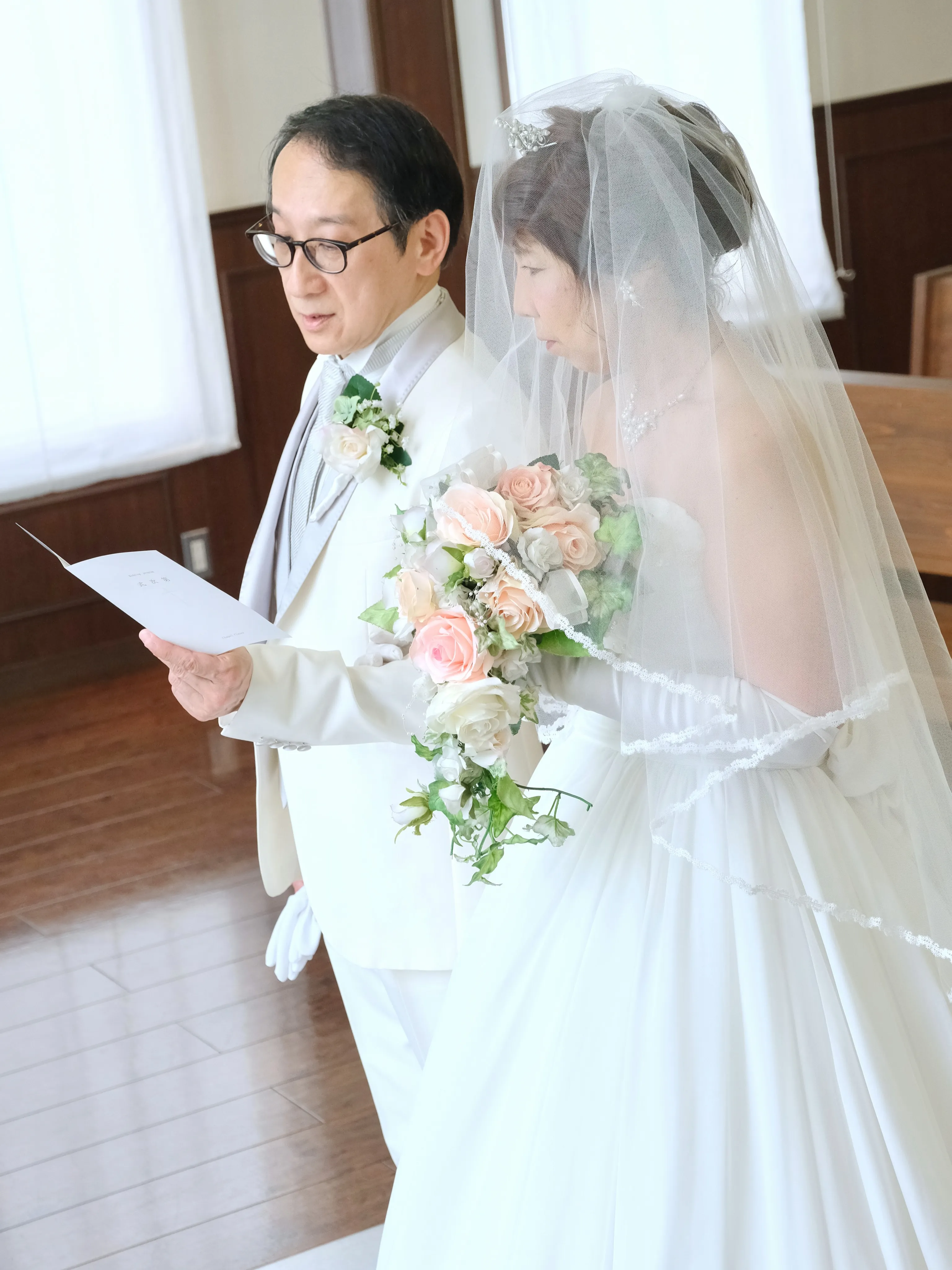 再婚カップルに人気のチャペルでのフォトウエディング