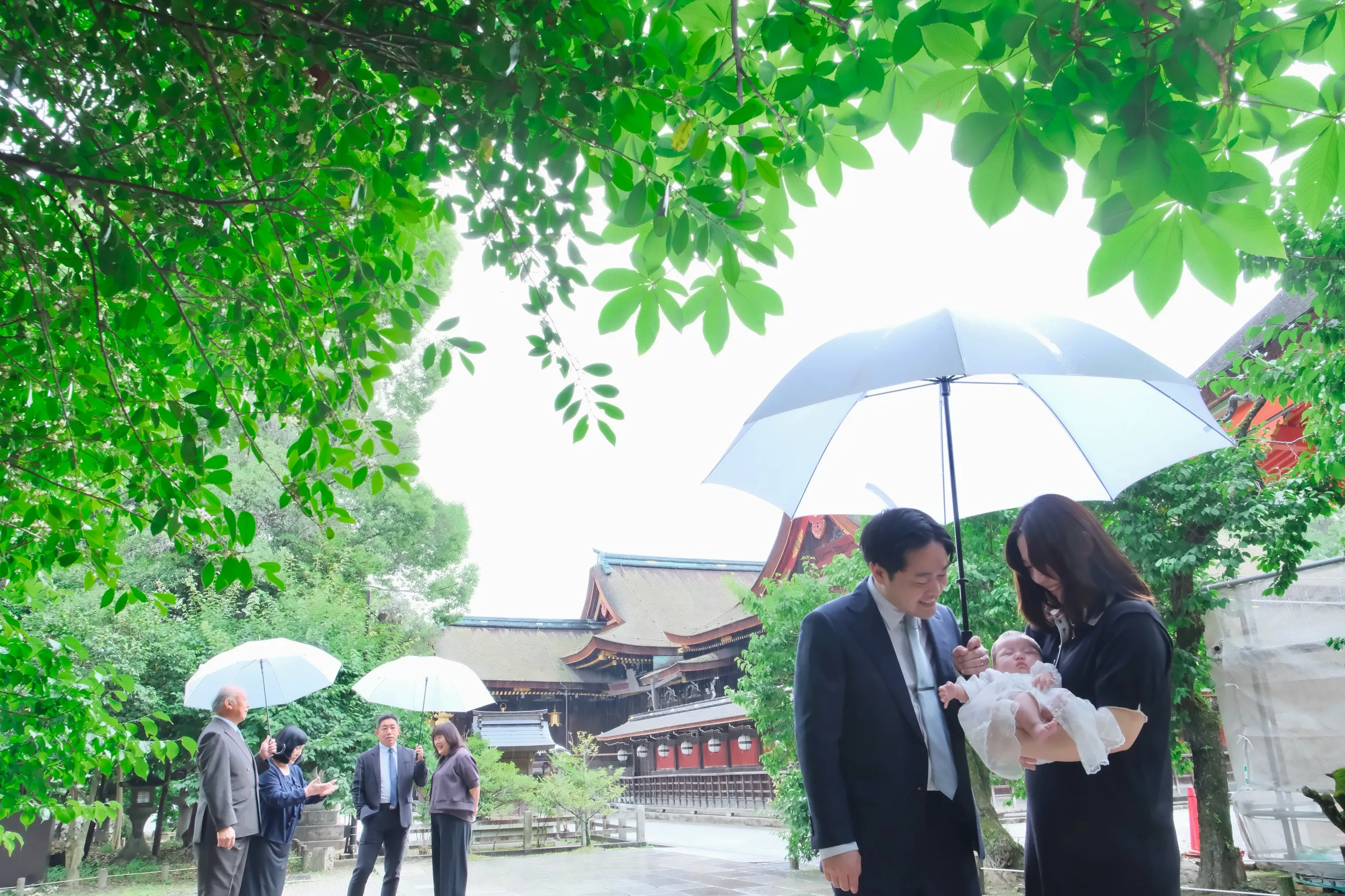 北野天満宮の雨のお宮参りは家族の絆