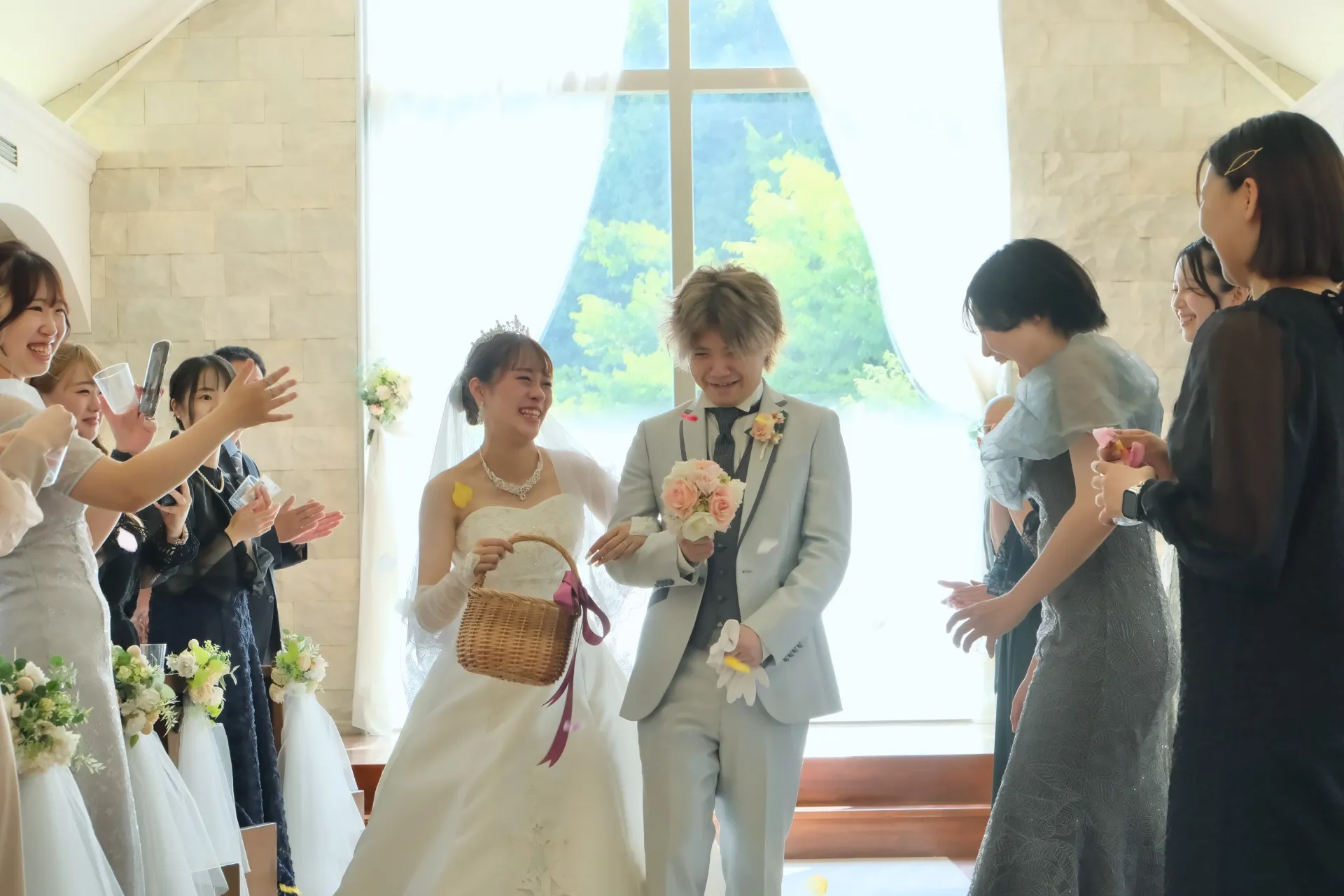 【奈良】家族・友人と叶えるチャペルフォトウェディング|大阪から約30分、結婚式のような感動を