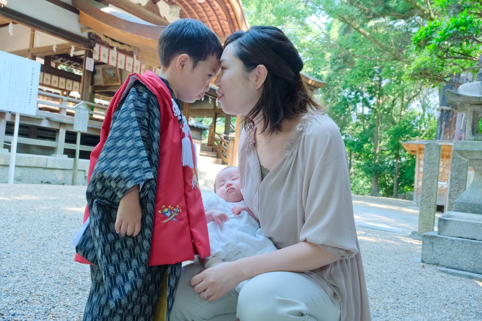 往馬大社でのお宮参りの赤ちゃん