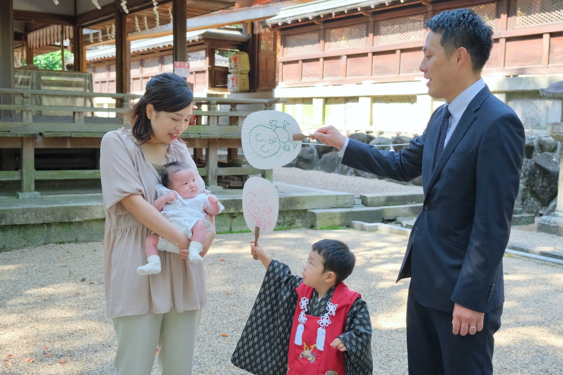 往馬大社でのお宮参りの赤ちゃん