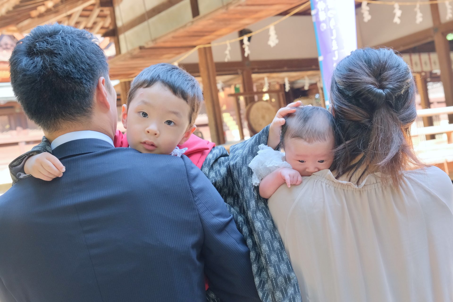 往馬大社でのお宮参りの赤ちゃん