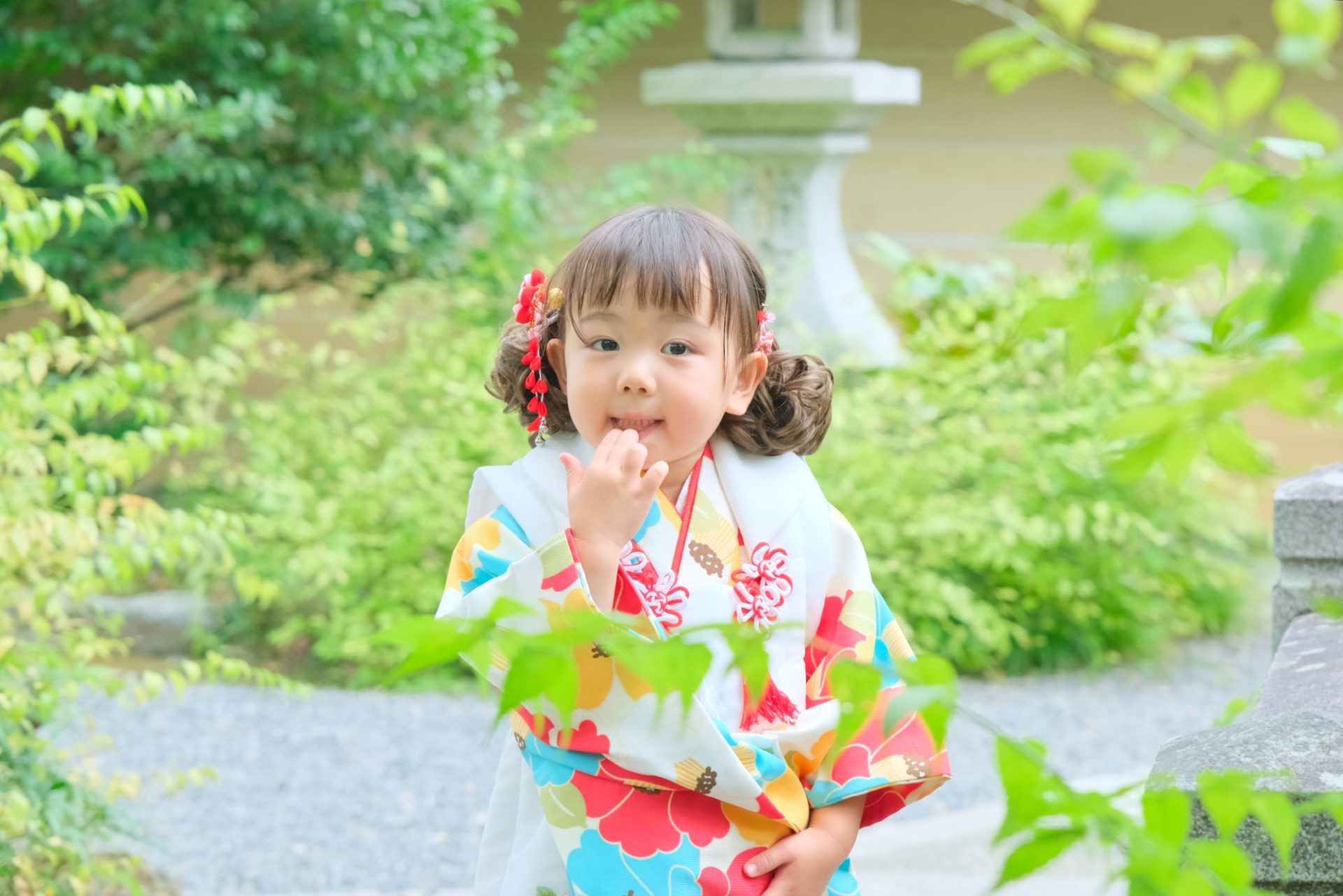 松尾大社で七五三の女の子