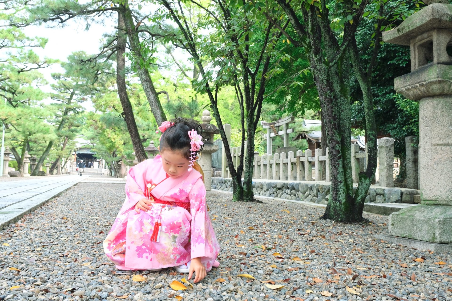 御香宮神社で七五三の女の子の着物