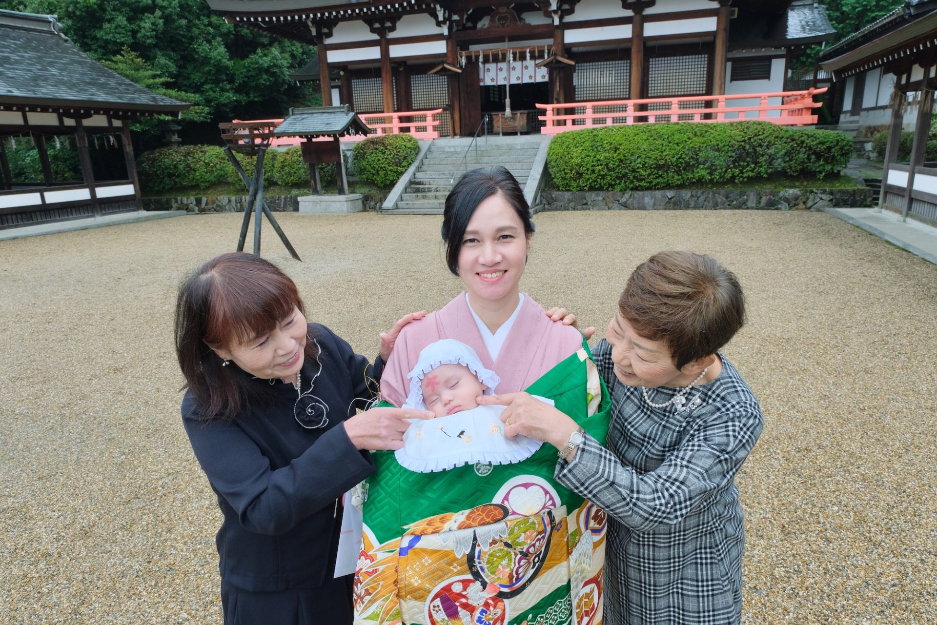 岡田國神社でのお宮参りの写真