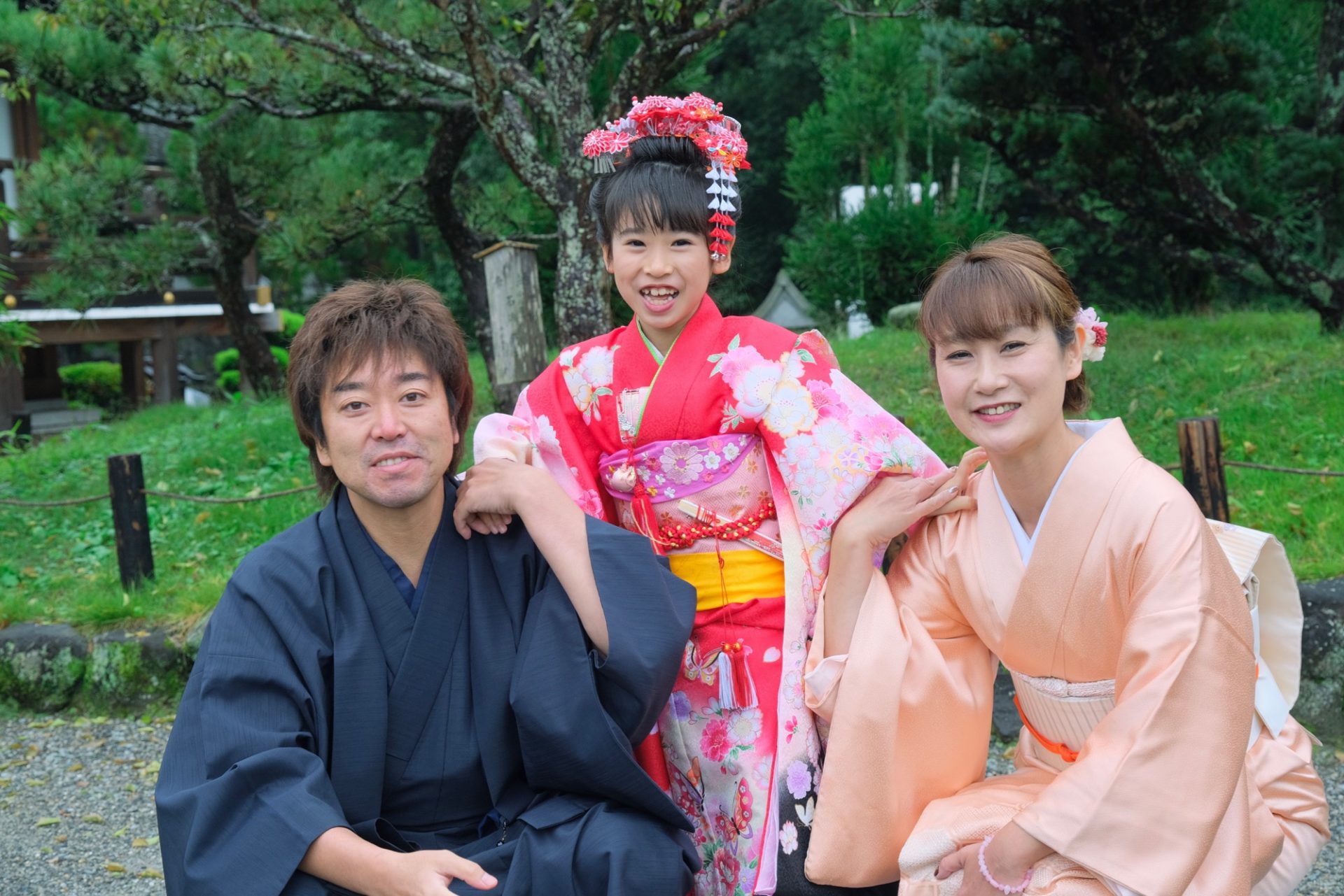 大神神社で七五三参りの女の子