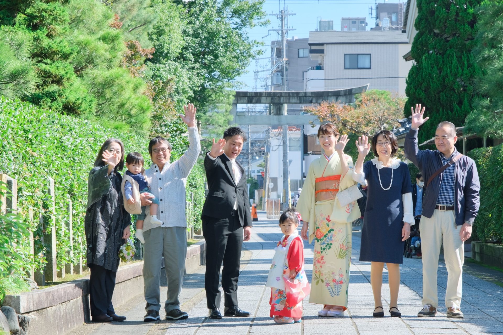 【城南宮で七五三】カメラのオートフォーカスにも打ち勝つ元気な女の子