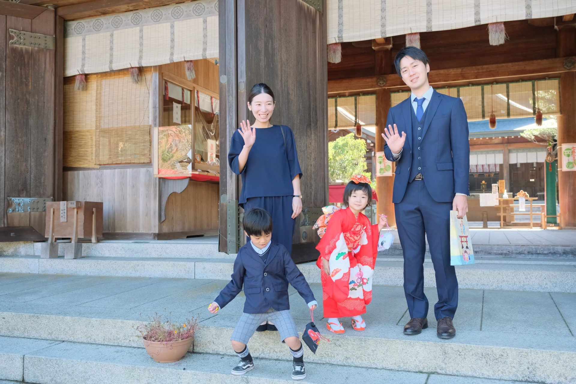 吉野神宮で七五三の女の子の着物