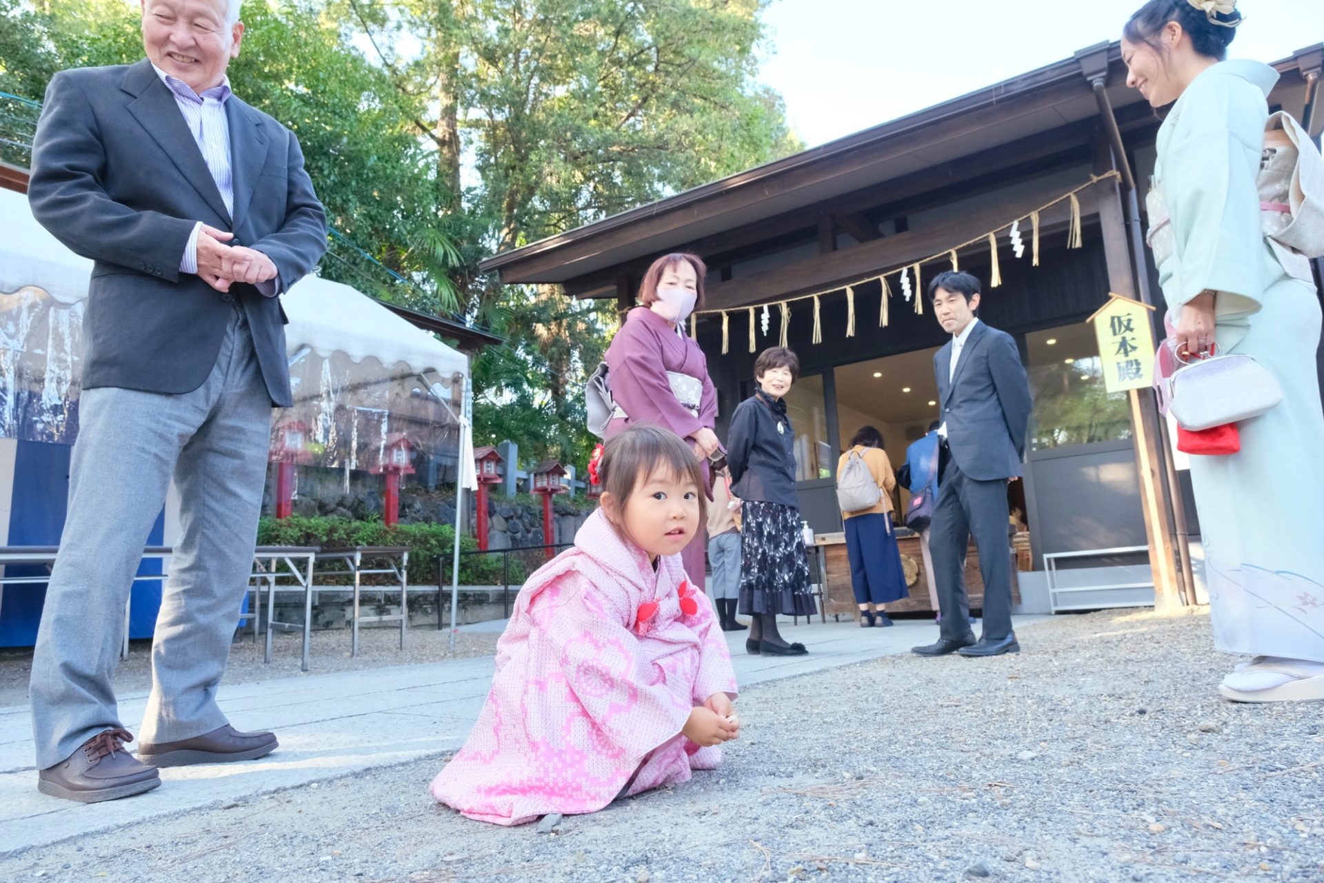 茨木神社で七五三の女の子の着物