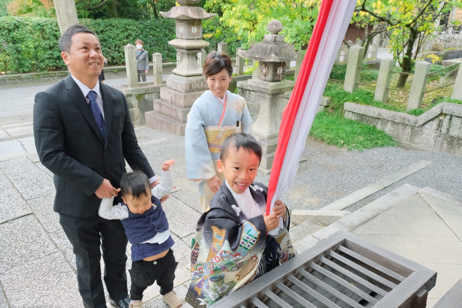 城南宮で七五三の記念写真