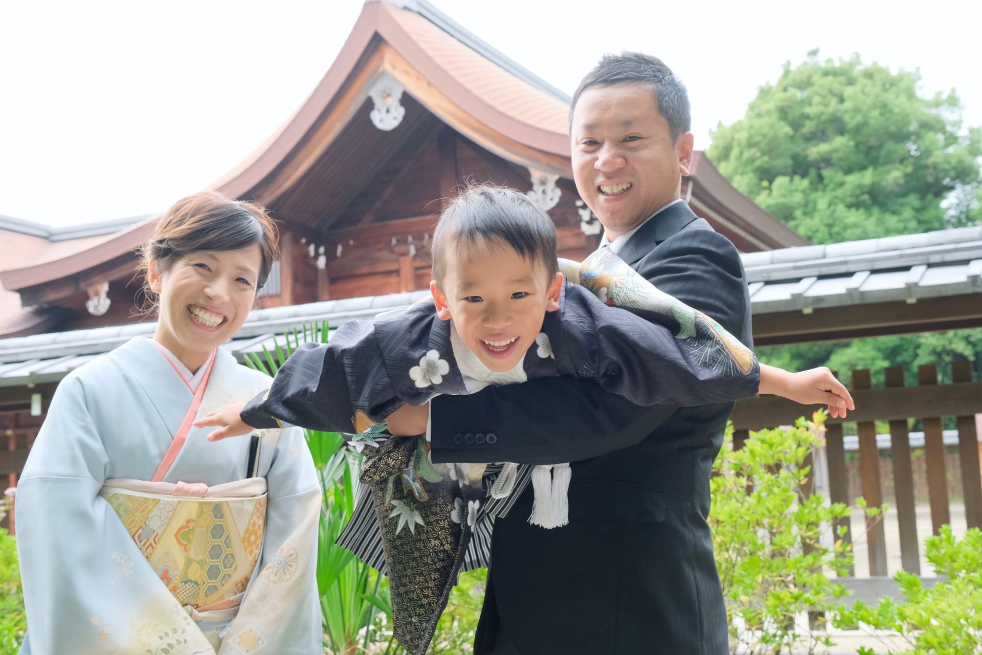 城南宮で七五三の記念写真