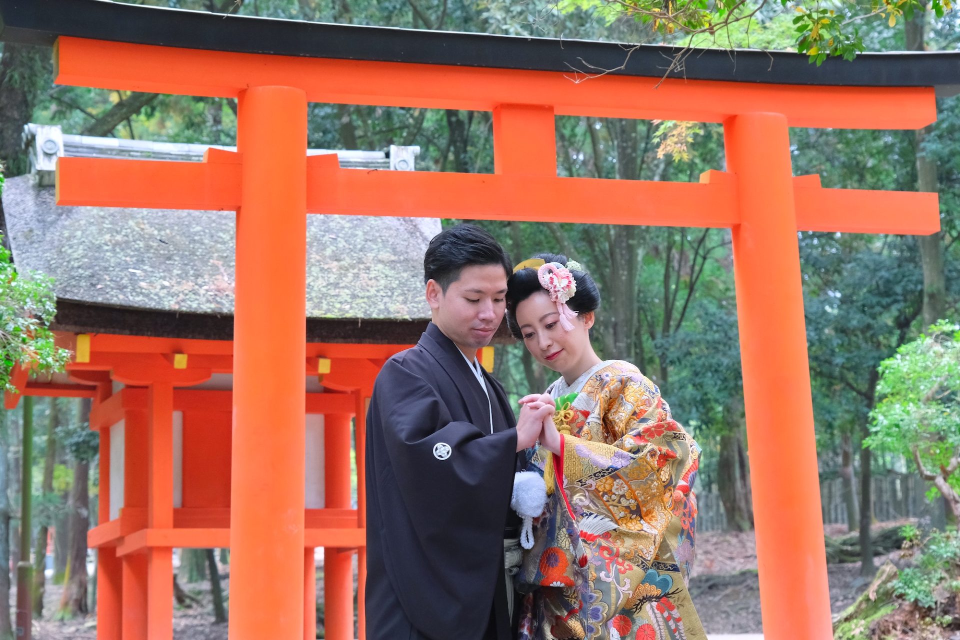 【春日大社で結婚式】式の前に和装、式の後にドレスで奈良公園でのロケーション撮影