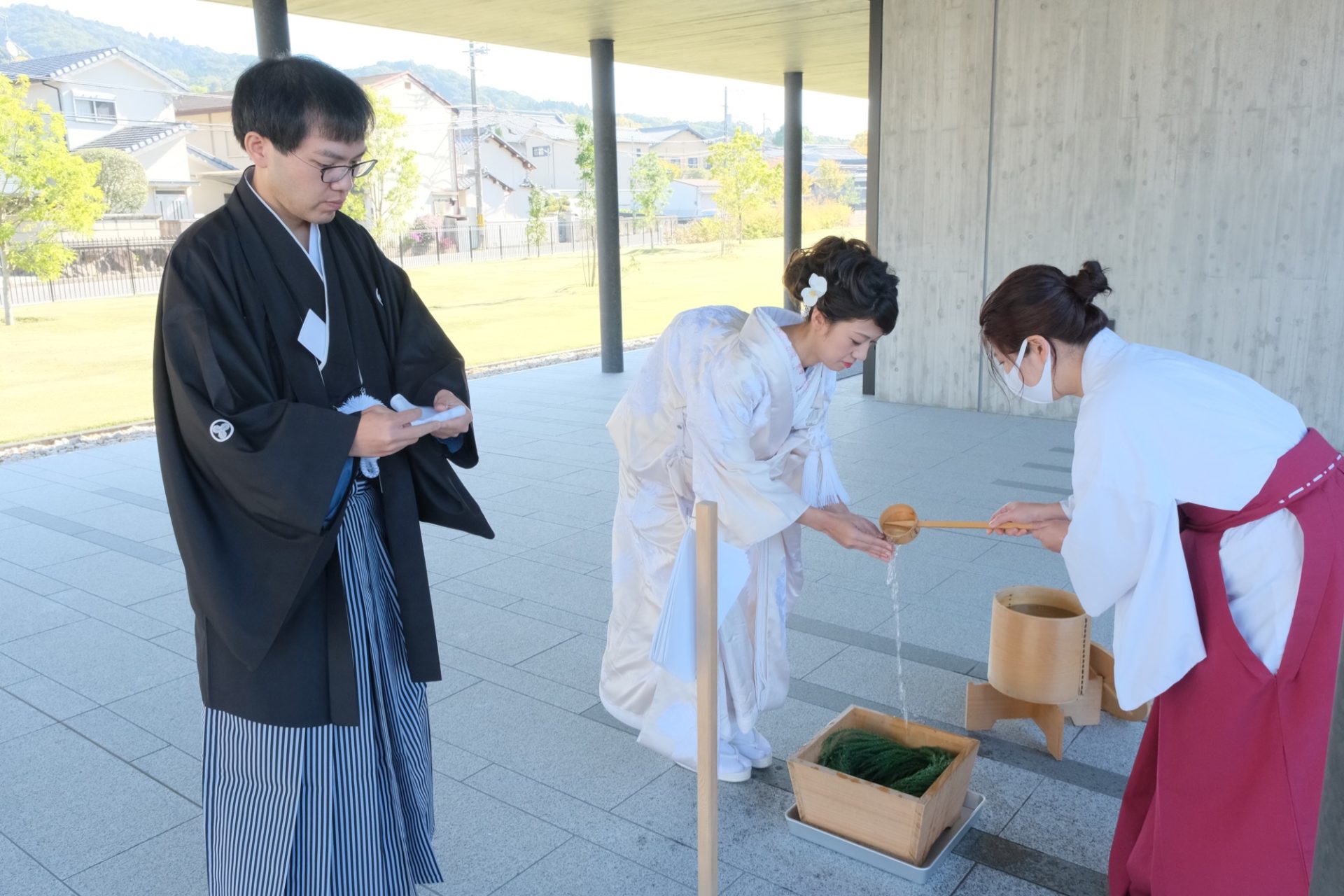 大神神社で結婚式の花嫁さん