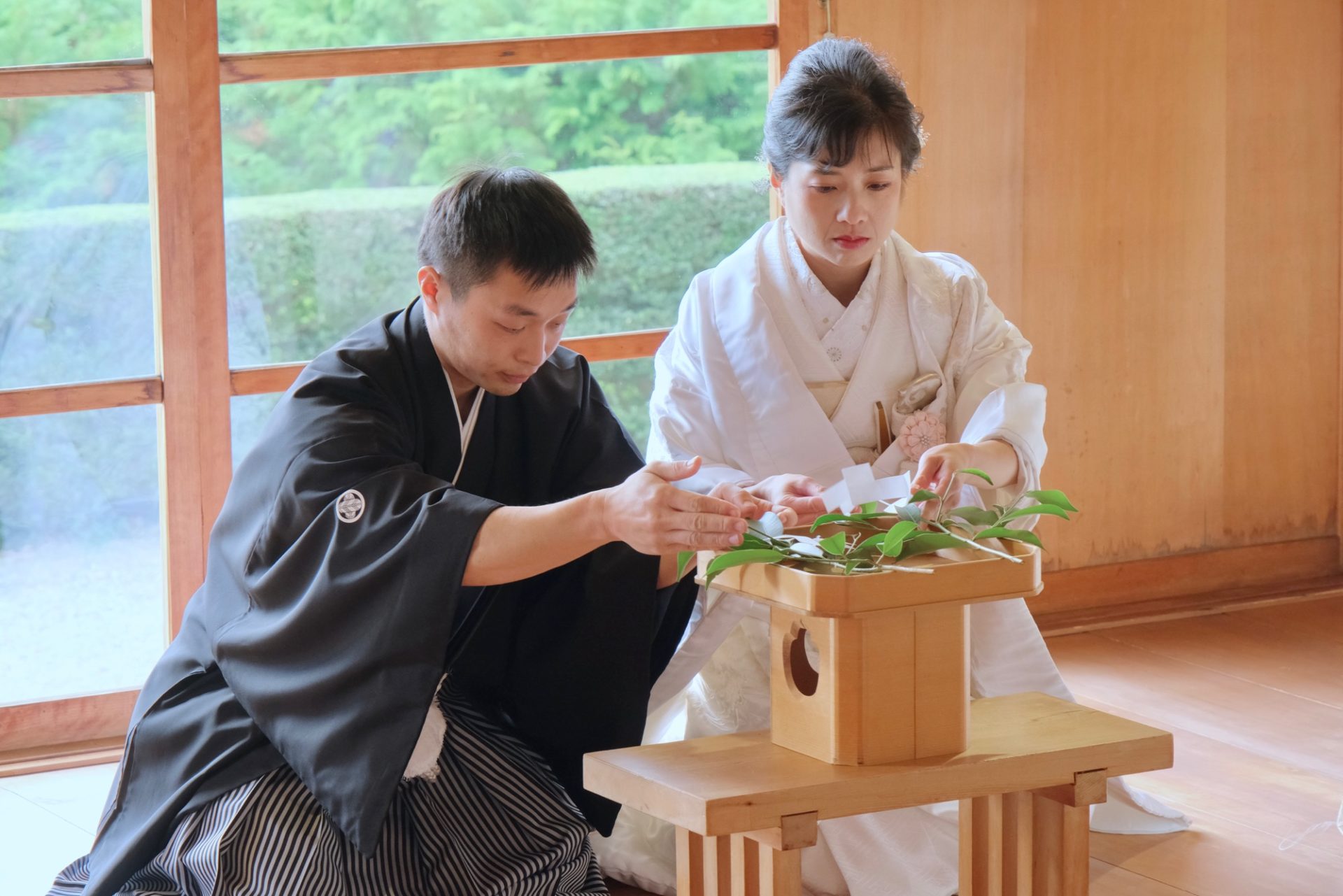 【神社で結婚式】家族だけの少人数神前式は厳粛さとアットホームと