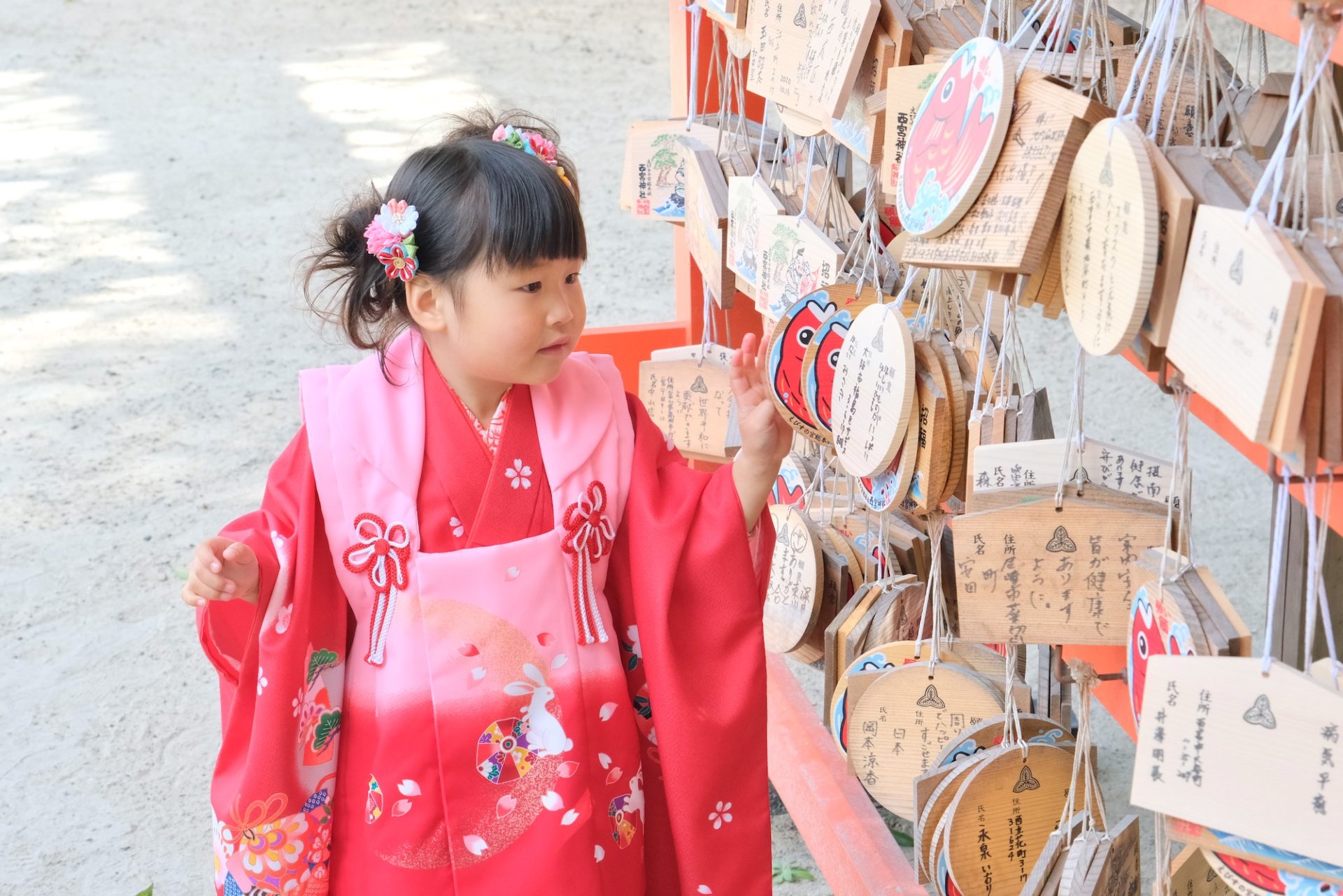 西宮神社で七五三の３歳女の子の着物