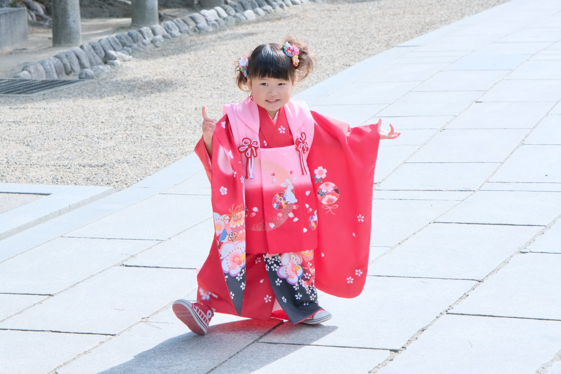 西宮神社で七五三の３歳女の子の着物