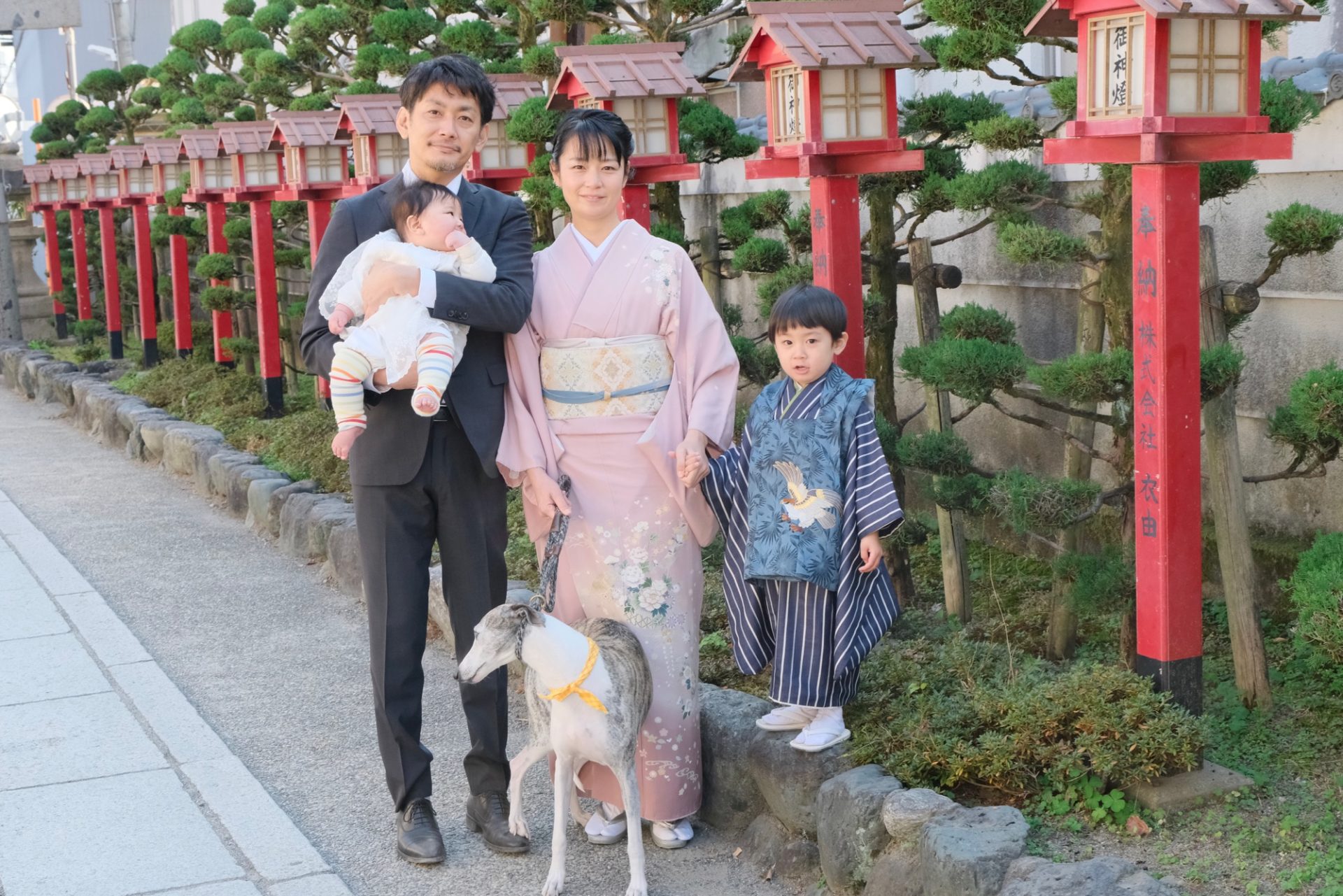 茨木神社でお宮参りと七五三の写真