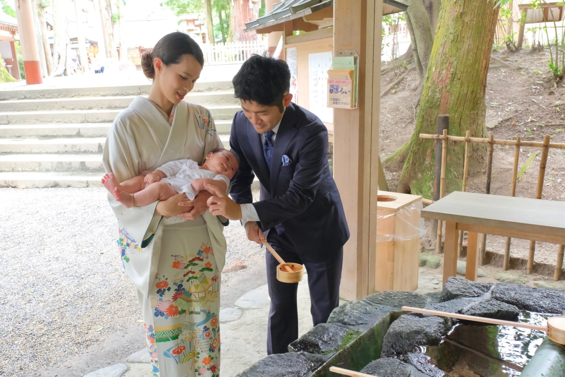 大神神社にお参りするお宮参り写真