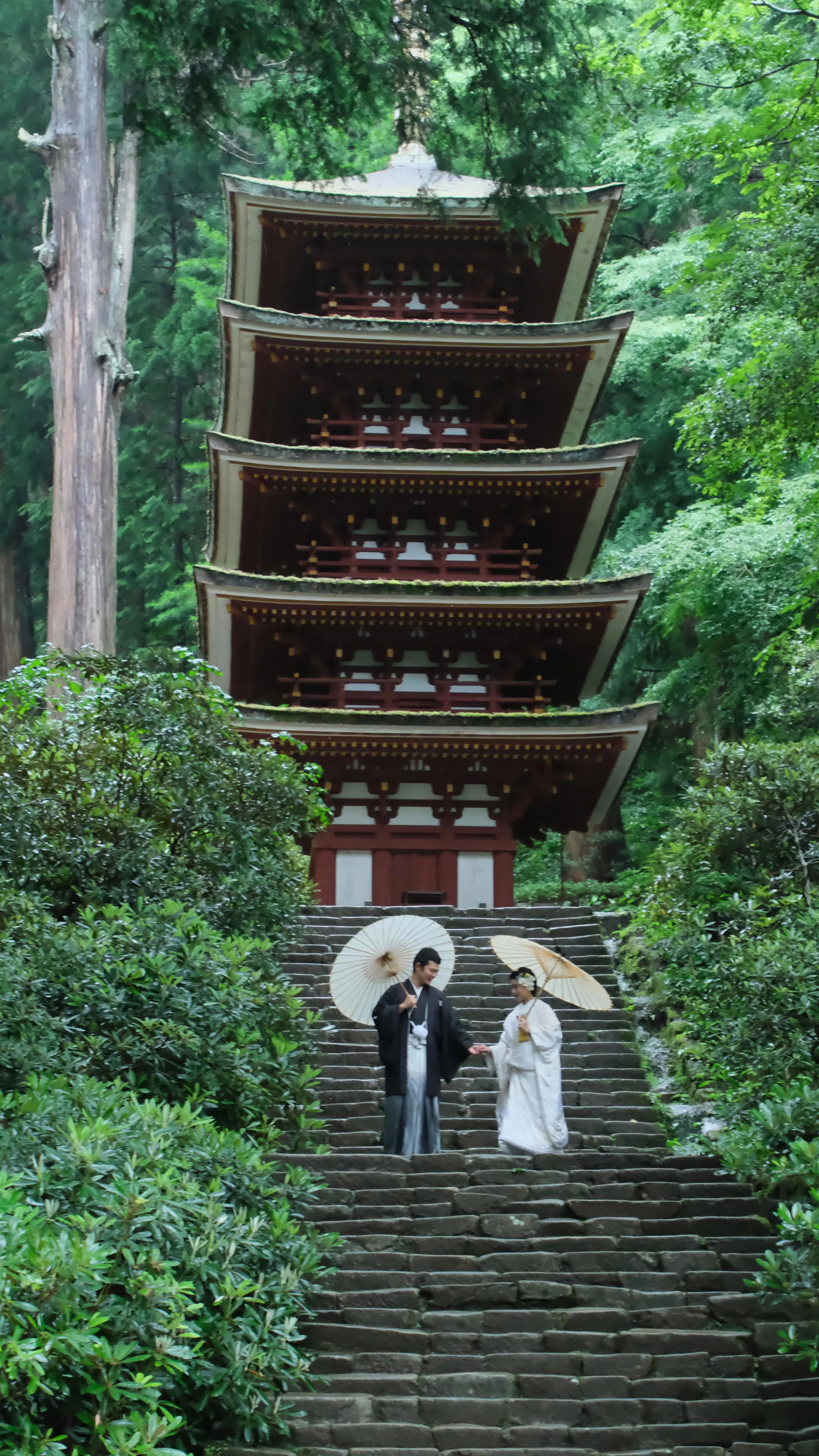 雨の室生寺で和装フォトウエディング