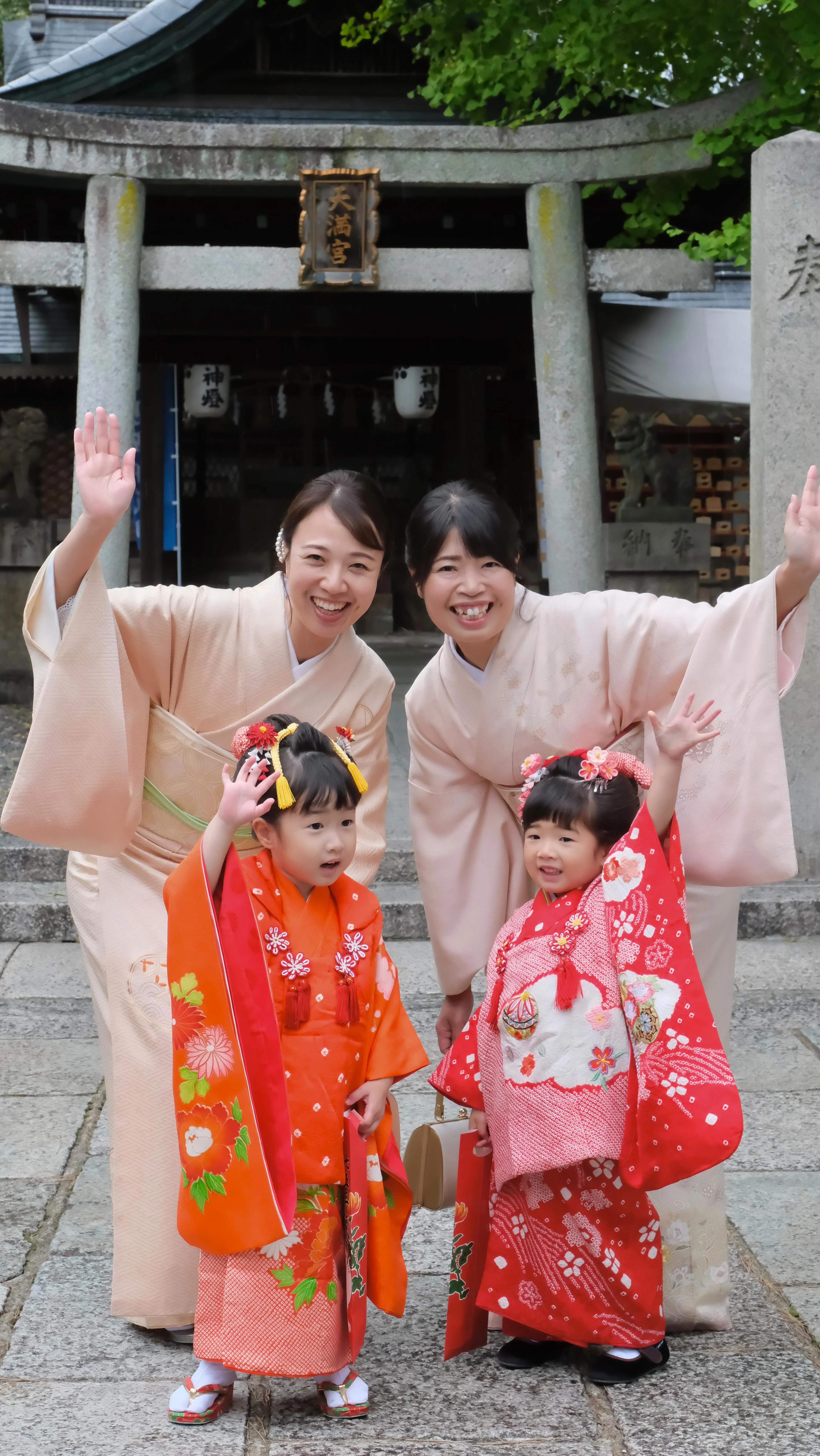 御香宮で七五三は木枯らし1号の風の神様と共に