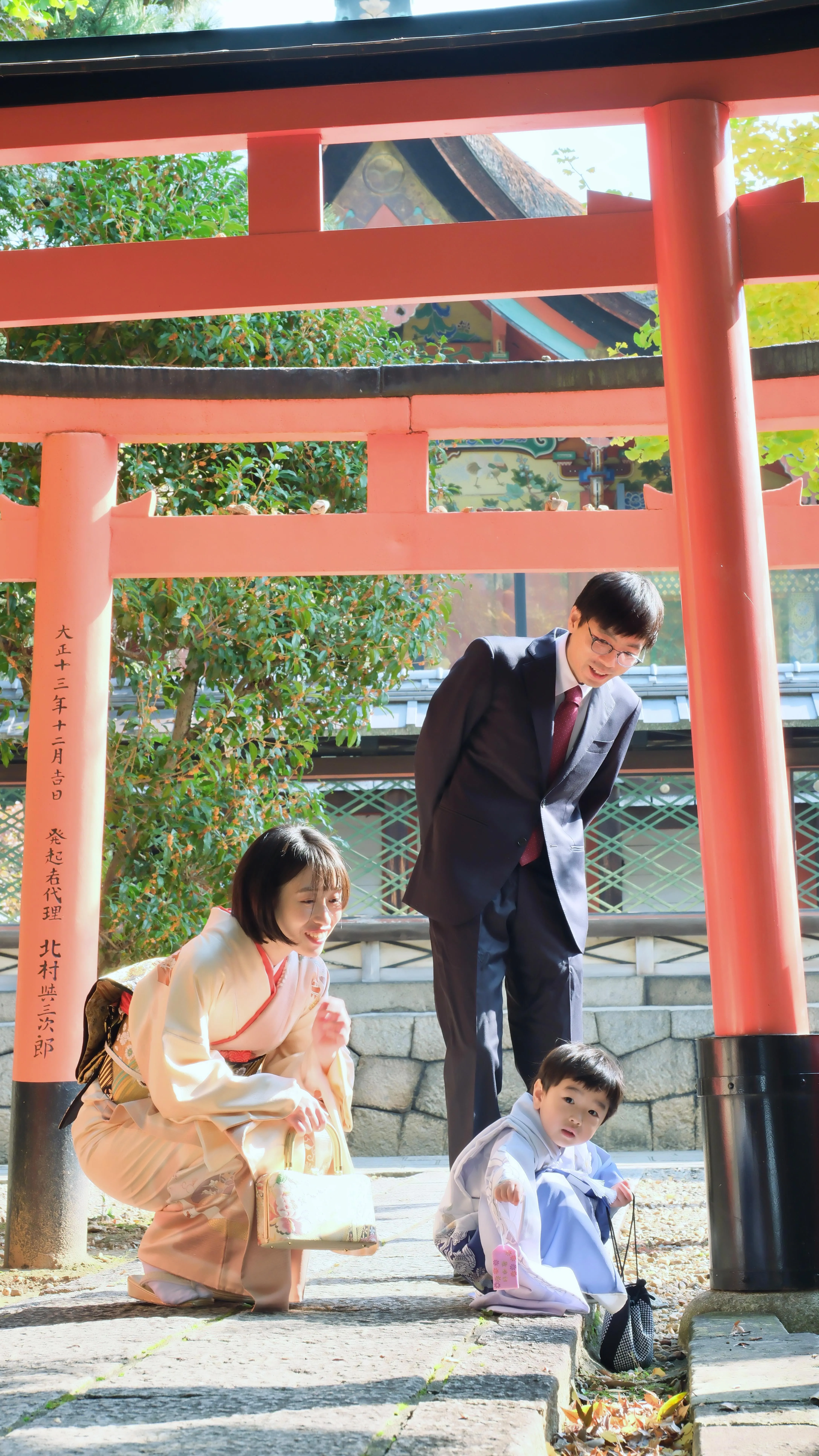 御香宮神社の七五三はダッシュで走る男の子