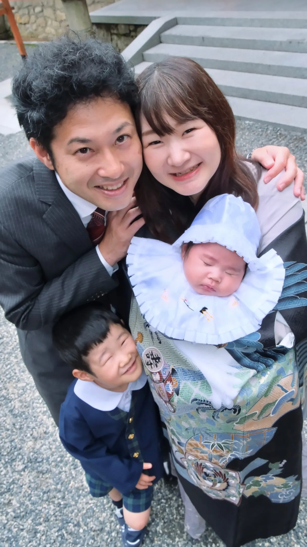 京都・吉田神社のお宮参りは眩しい新緑の元で